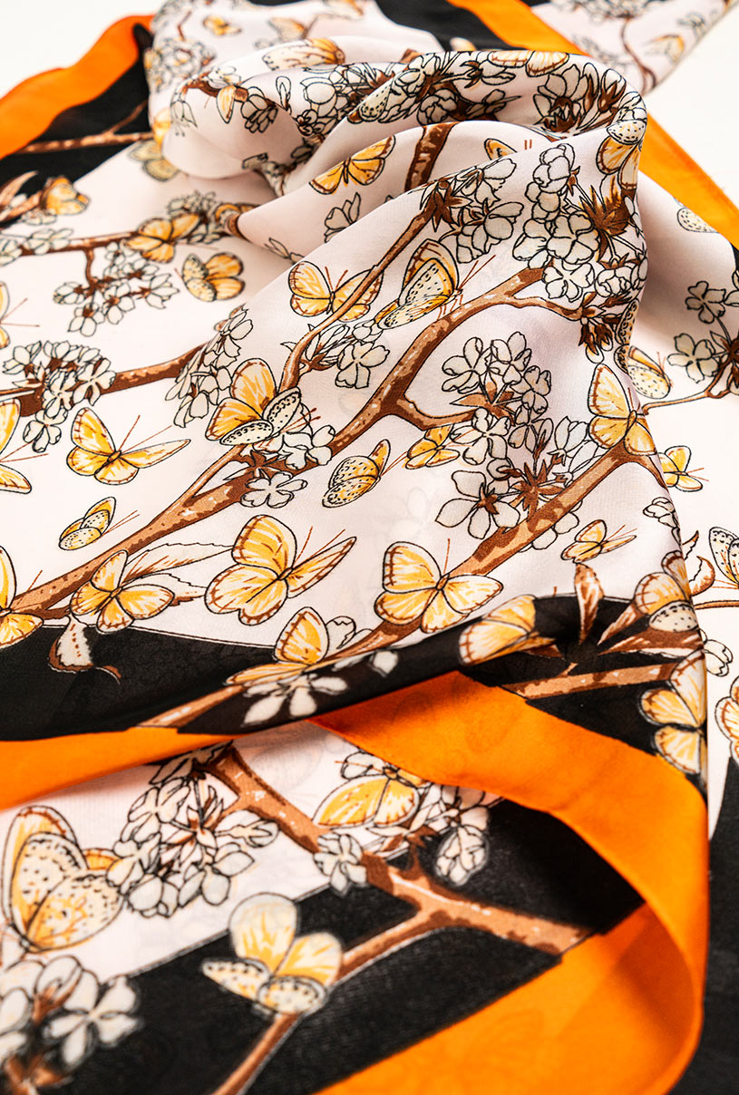 15790 SCARVE