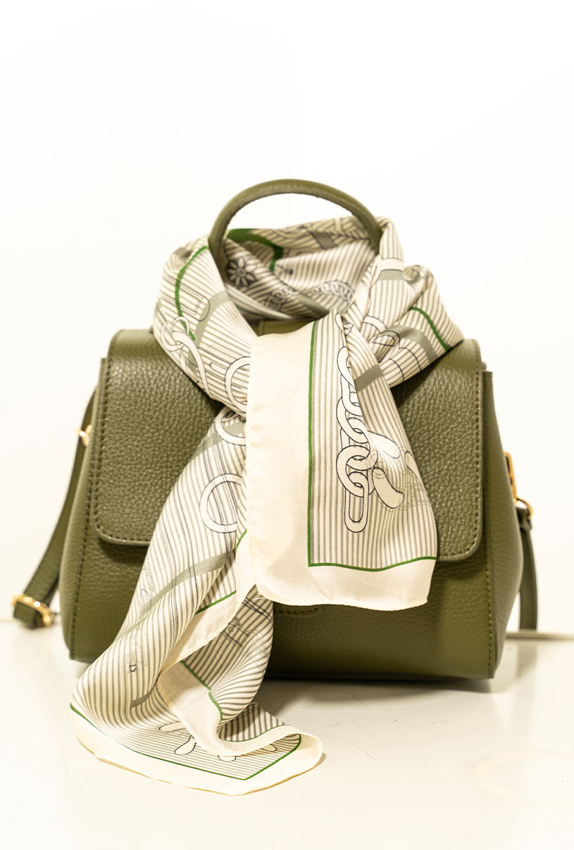 15817 SCARVE