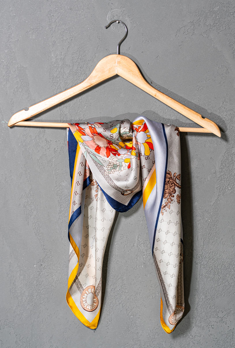 15818 SCARVE