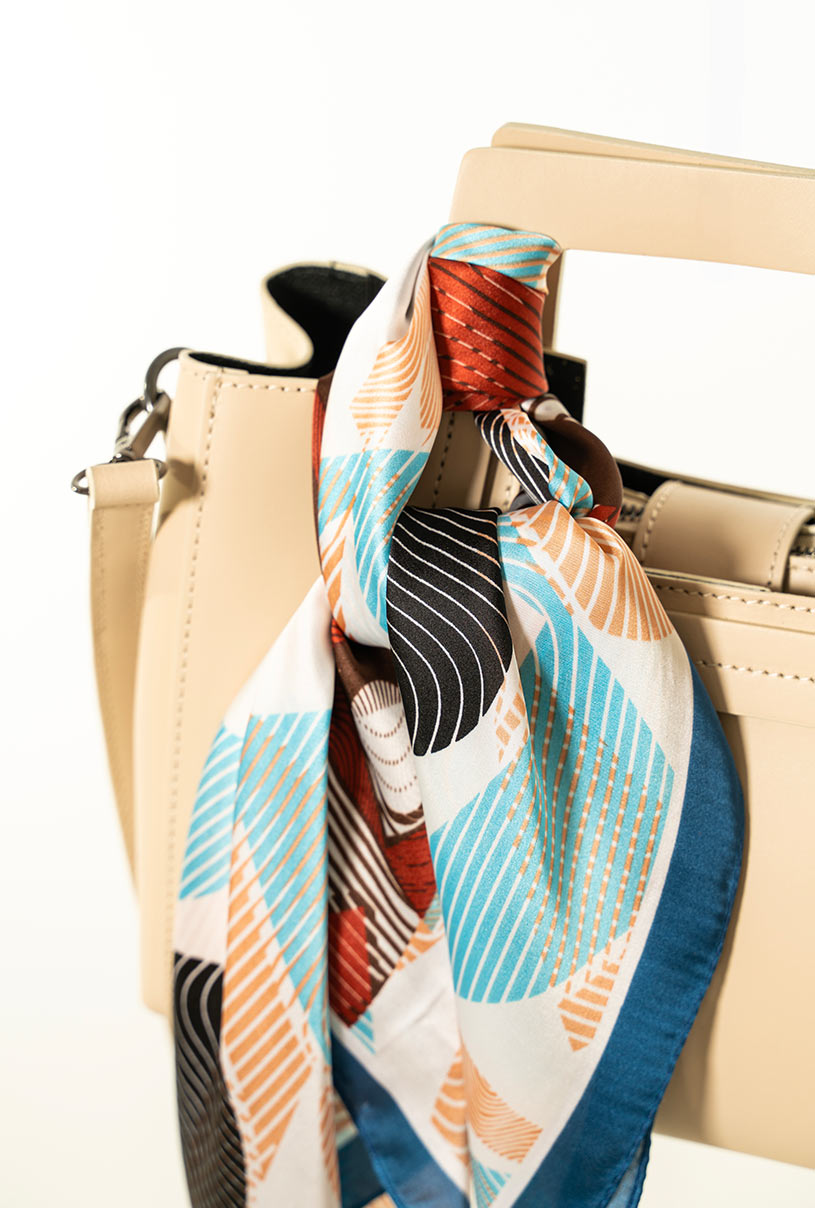 15824 SCARVE